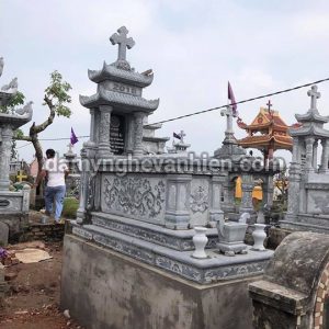 Lăng mộ công giáo 3